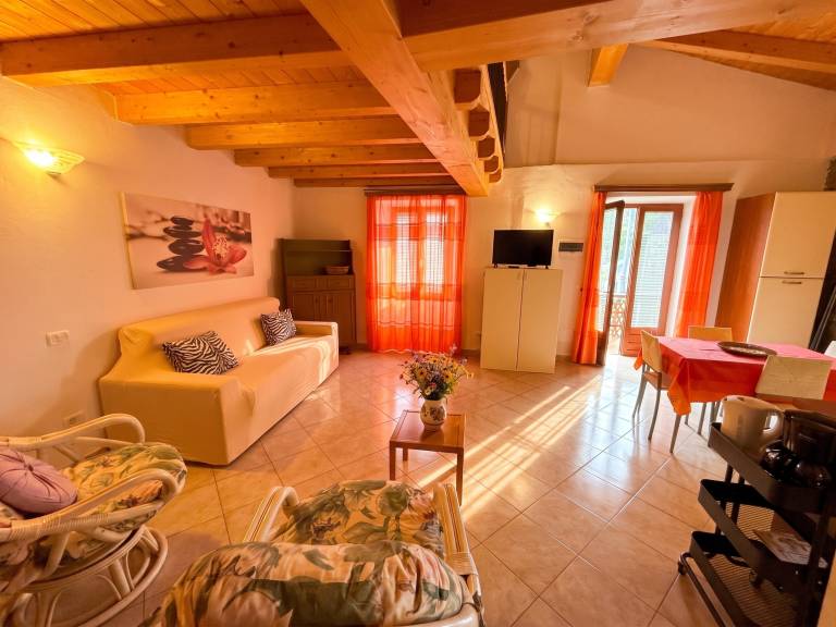 Apartment with garden & barbecue — photo 2