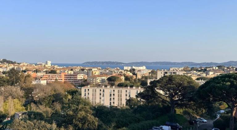 Chambre avec balcon vue mer in Sainte-Maxime