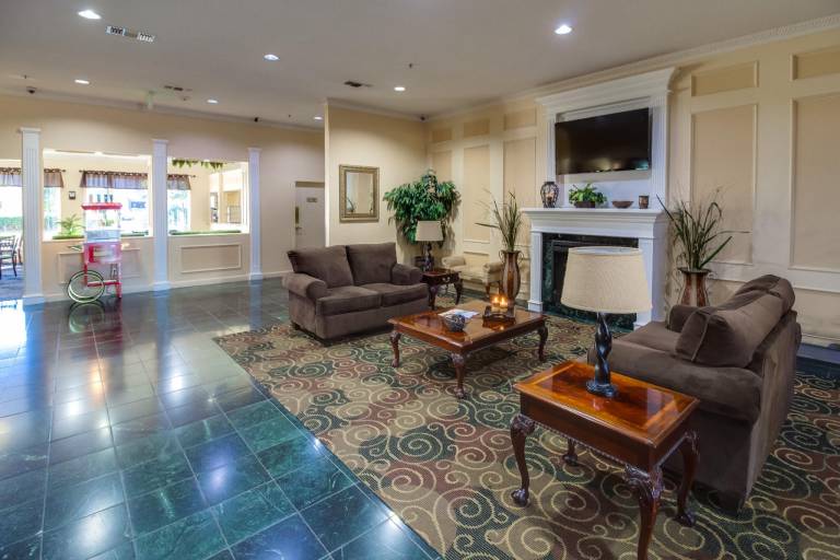 Ashmore Inn and Suites Lubbock — photo 4