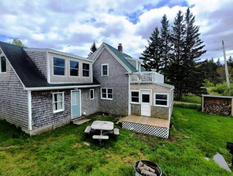 House  Sargentville
