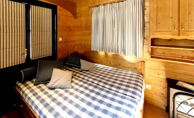 Caravans on Family-Friendly Campsite in Limousin, France — photo 4