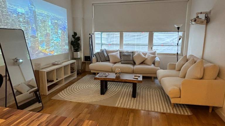 Spacious 2BDR Apt Modern City Living in CBD