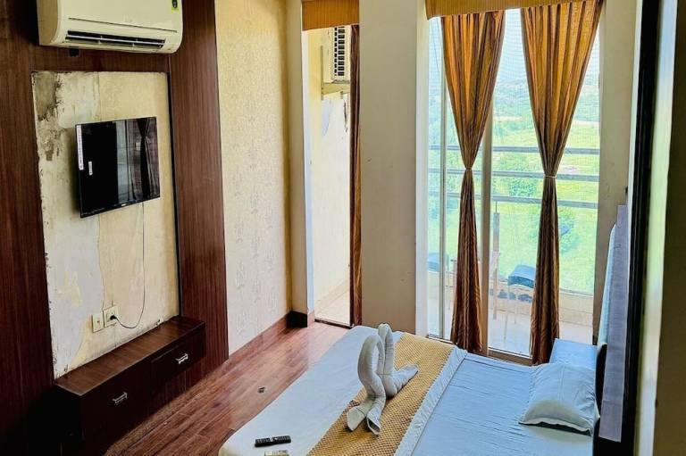 Hotel Raj Villa