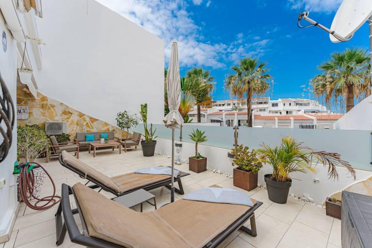 Fully equipped pleasant apartment with yard, terrace & heated pool | Pets allowed in Adeje
