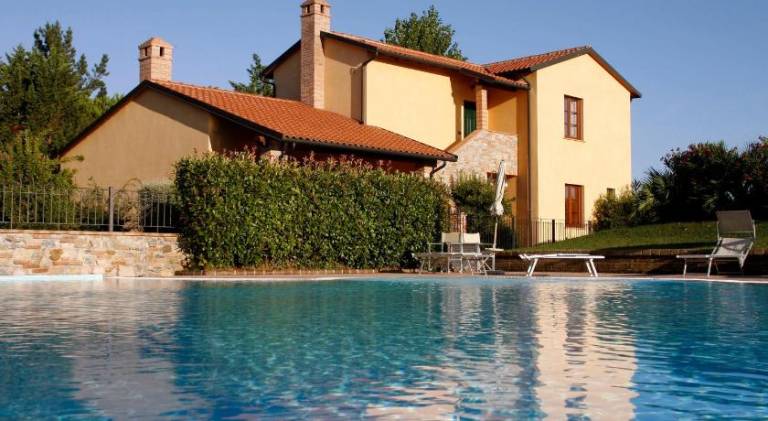 Lovely serviced apartment with pool, garden & jacuzzi | Pets are welcome in Piombino