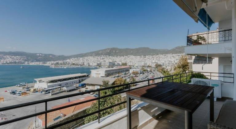 Rental apartment with terrace — photo 3