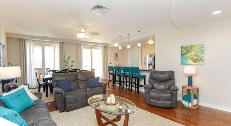 Ample vacation home with pool | Beach nearby | Pets allowed — photo 3