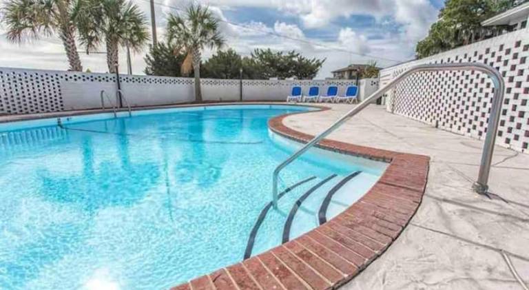 Beautiful serviced apartment with pool | Good for workation | Pets allowed — photo 3