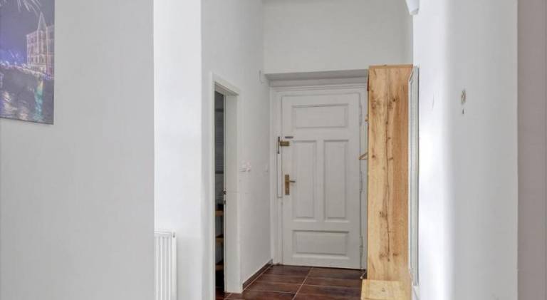 Apartment with patio | Next to Ljubljana Castle | Suitable for remote work | Pet-friendly — photo 3