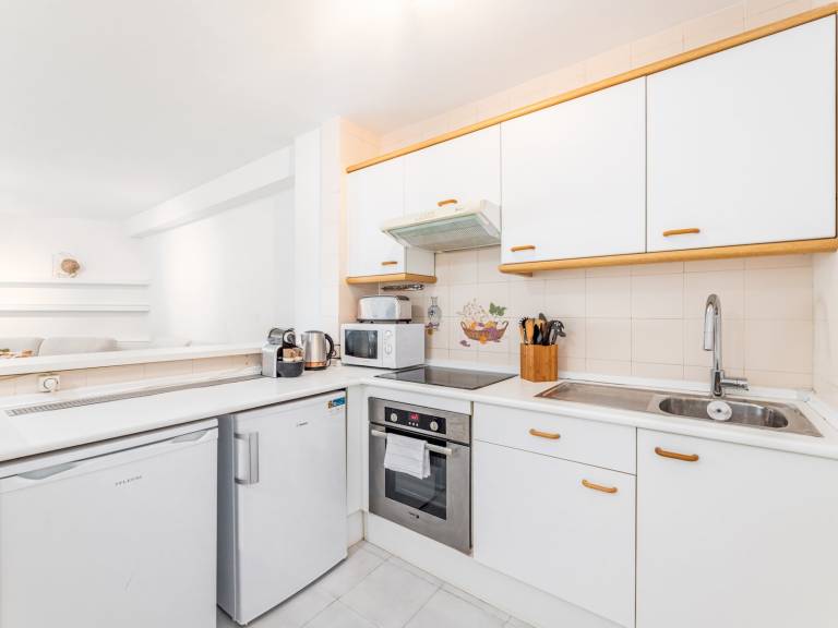 Rental apartment with fast internet, pool & patio | Water view | Suitable for remote work | Pets allowed — photo 5