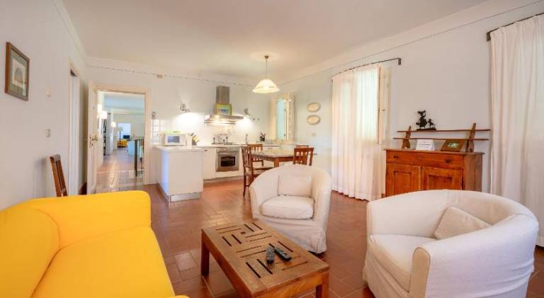 Serviced apartment with garden, terrace & pool | Perfect for remote work — photo 2