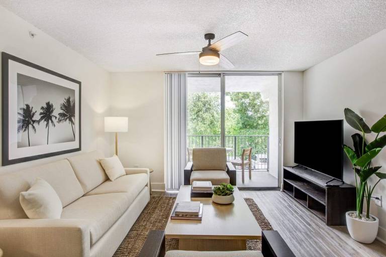 Apartment  Davie