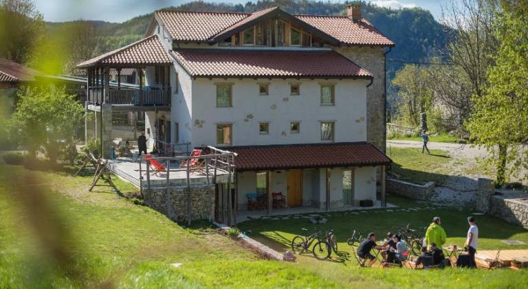 Prenočišče z zajtrkom Podbela