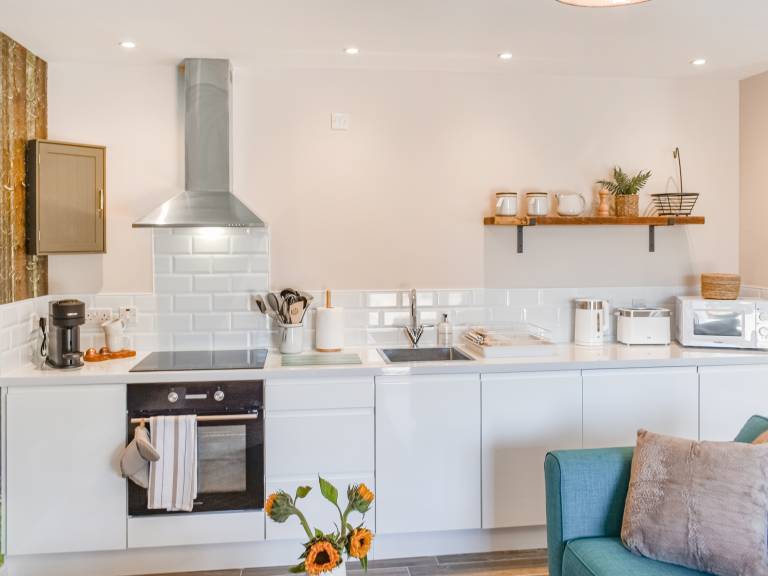 Child-friendly cottage with BBQ & yard | Pets allowed — photo 5
