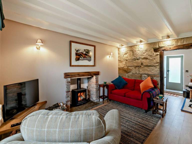 Cottage with garden & barbecue — photo 4