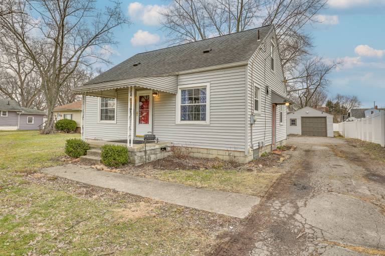 5 Mi to Dtwn & YSU Pet Friendly Youngstown Home
