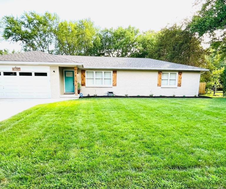 House Guion Lakes