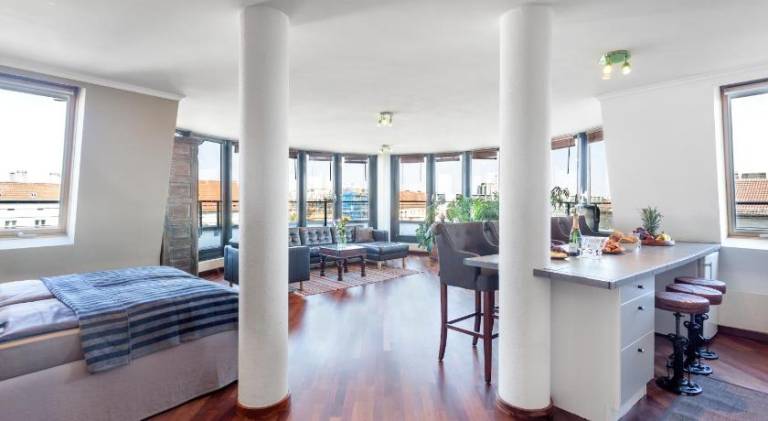 The Danziger, 2 unique roof top units in PrenzlauerBerg, group & family friendly, from 2 up to 7 Gue in Berlin