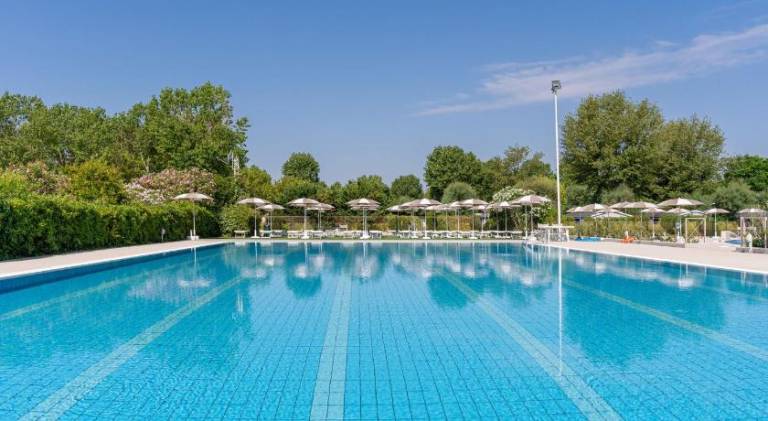 Tent with barbeque, pool & terrace | Beach nearby | Pets are welcome — photo 4