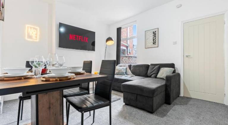 Pleasant house with yard | Dogs allowed in Leicester