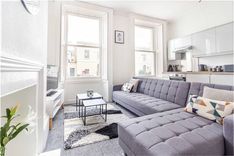 Apartment Cheltenham