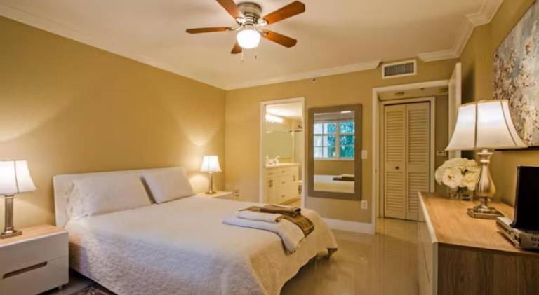 Wonderful rental apartment with pool & hot tub | Pets allowed — photo 2
