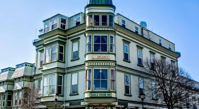 EAGLE HOUSE VICTORIAN INN BED AND BREAKFAST in Eureka, CA