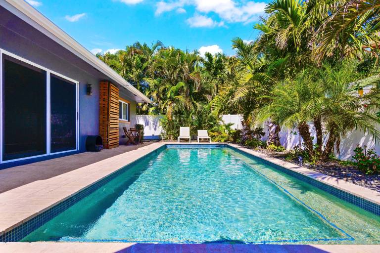 House with private pool, barbeque & yard in Lauderdale-by-the-Sea, FL