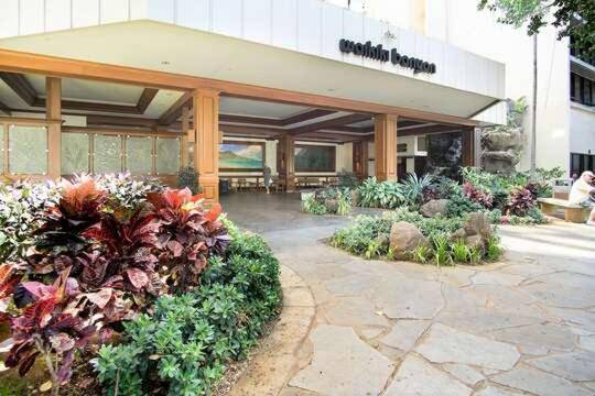 Waikiki Banyan Condo with Mountain Views Near Waikiki Beach, Free Parking (22113) — photo 4