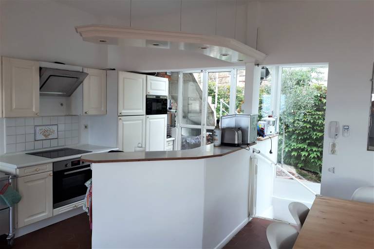 Fully equipped lovely vacation home with pool, barbecue & terrace | Close to the beach | Pets allowed — photo 4