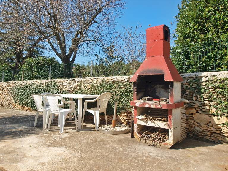 Children-friendly beautiful rental apartment with patio & barbeque | Pets allowed — photo 3
