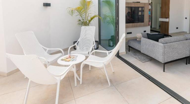 Pleasant vacation home with private pool, terrace & garden | Pets allowed — photo 4
