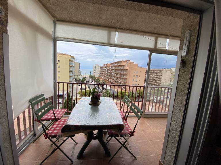 Rental apartment with patio — photo 2