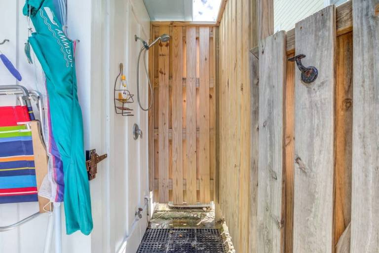 Children-friendly spacious vacation home with yard | Beach nearby | Pets are welcome — photo 5