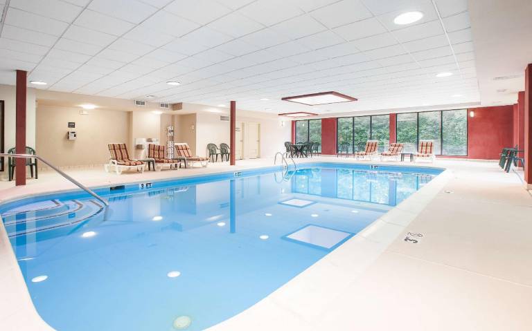 Hampton Inn Elkton — photo 2