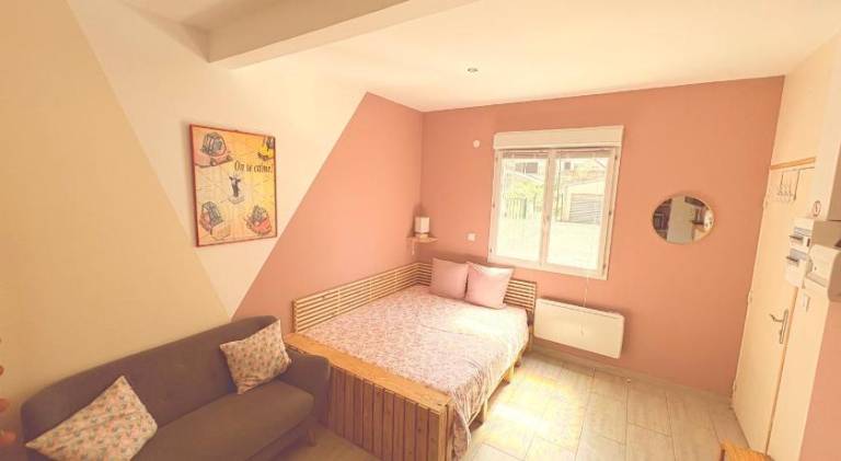 Rental apartment with 1 room for 2 persons in Calais