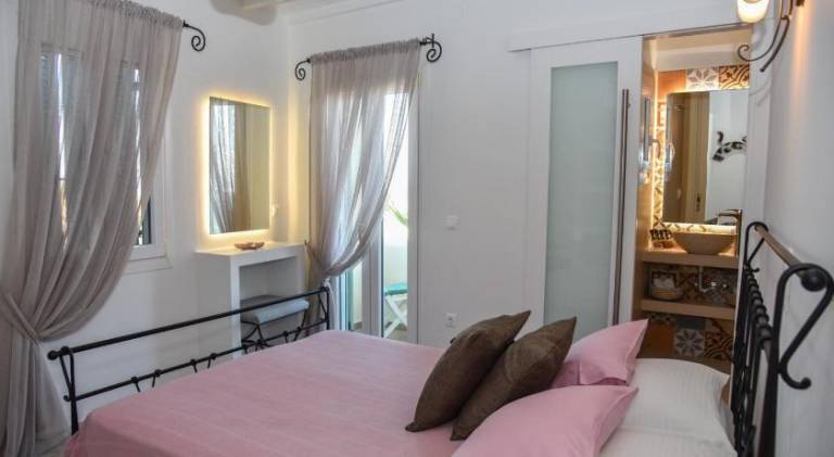Porto Manolis — photo 2