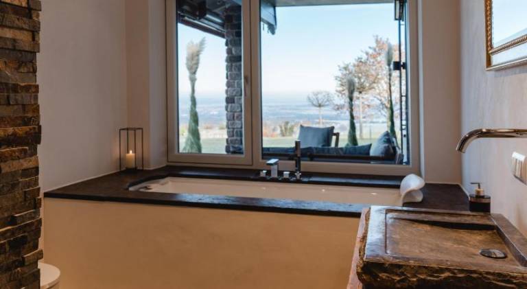 Charming vacation home with pool | Pet-friendly — photo 3