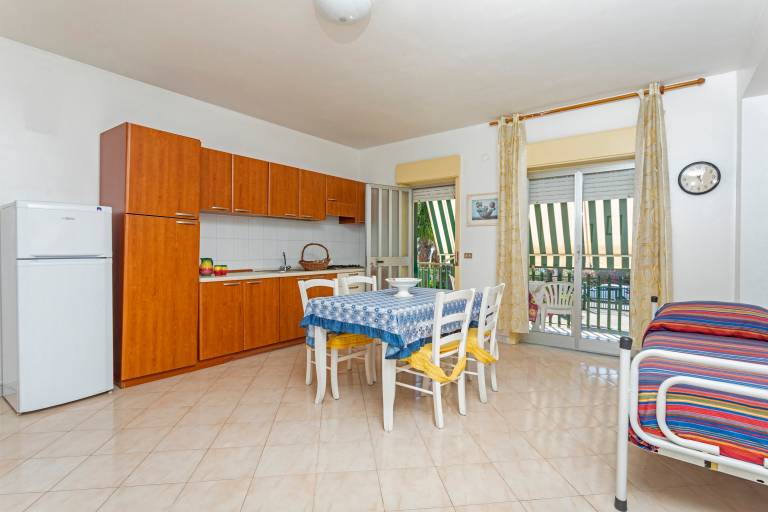 Apartment with patio | Sea view — photo 3