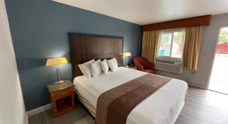 Pacific Inn — photo 2