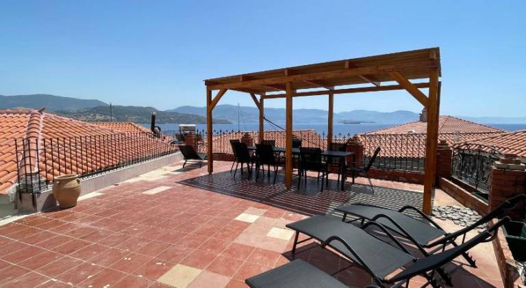 Holiday apartment with patio — photo 5