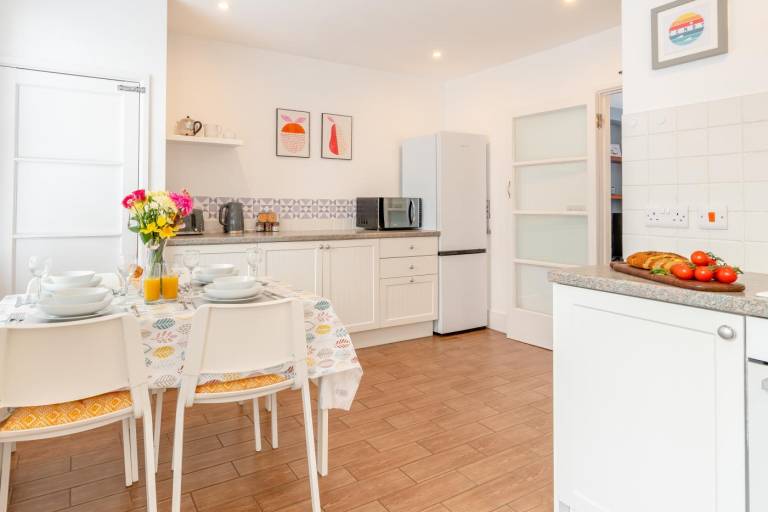 Family-oriented cottage with yard | Next to the beach | Pets are welcome — photo 5