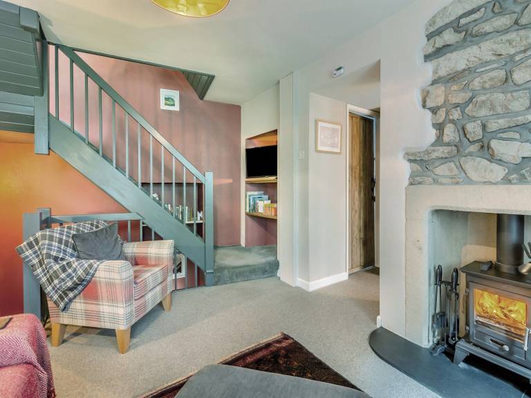 Cottage Settle