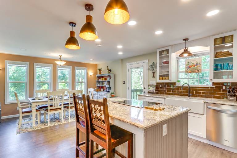 Historic Dahlonega Home w/ Hot Tub & Porch! — photo 3