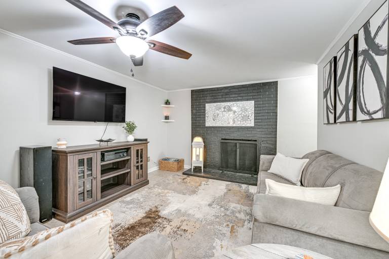 Apartment Hickory