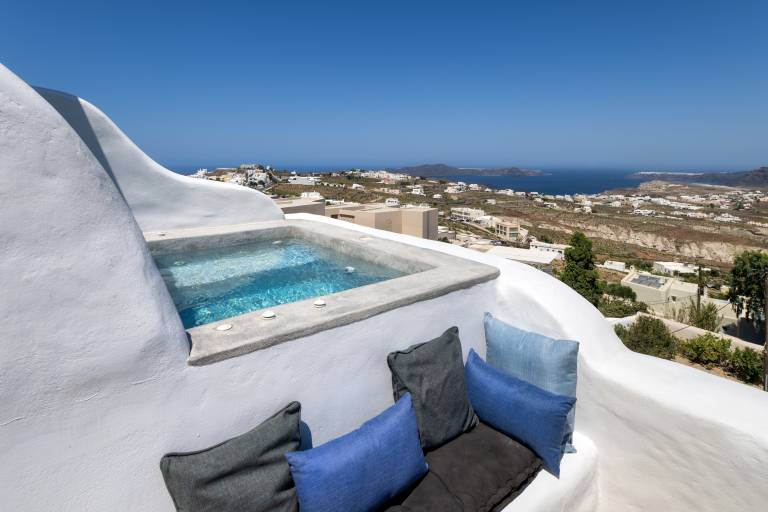 Villa with hot tub, patio & private pool | Water view — photo 3