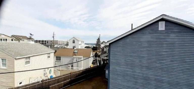 Condo  Wells