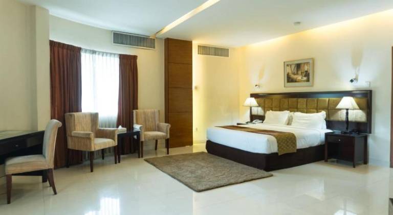 The Avenue Hotel & Suites