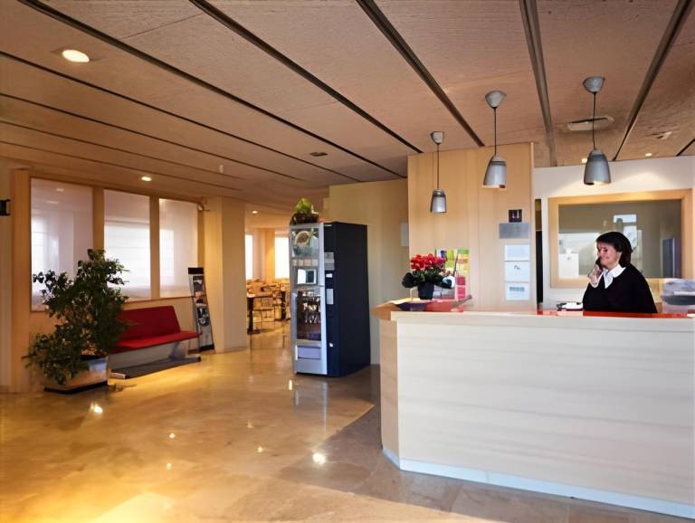 Hotel Basic — photo 4