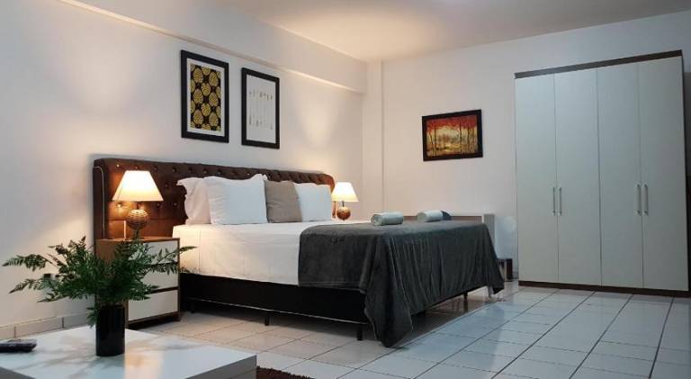 B & A Suites Inn Hotel - Quarto Luxo Ambar — photo 3